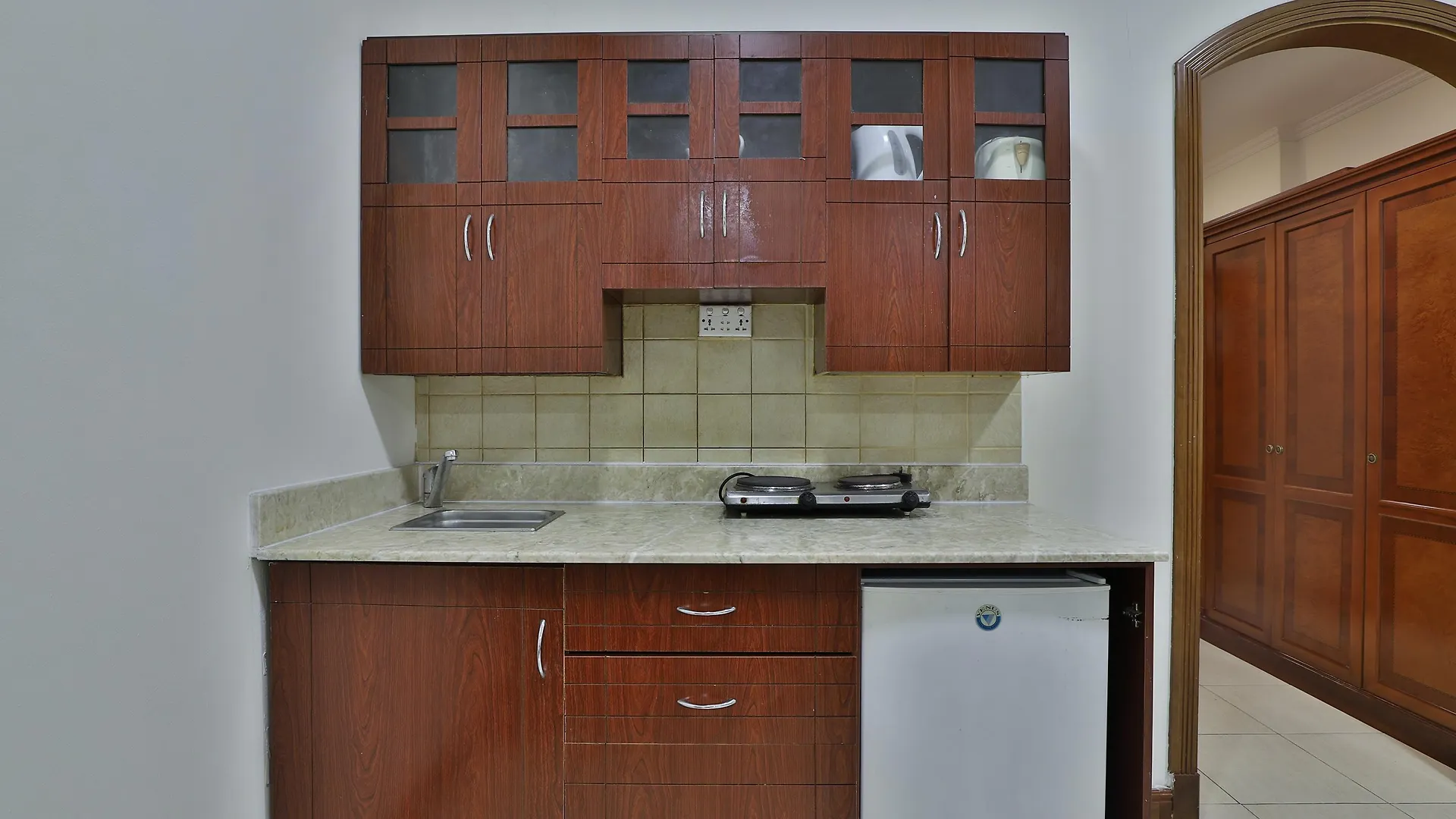 Moon Valley Hotel Apartment - Bur Dubai, Burjuman United Arab Emirates