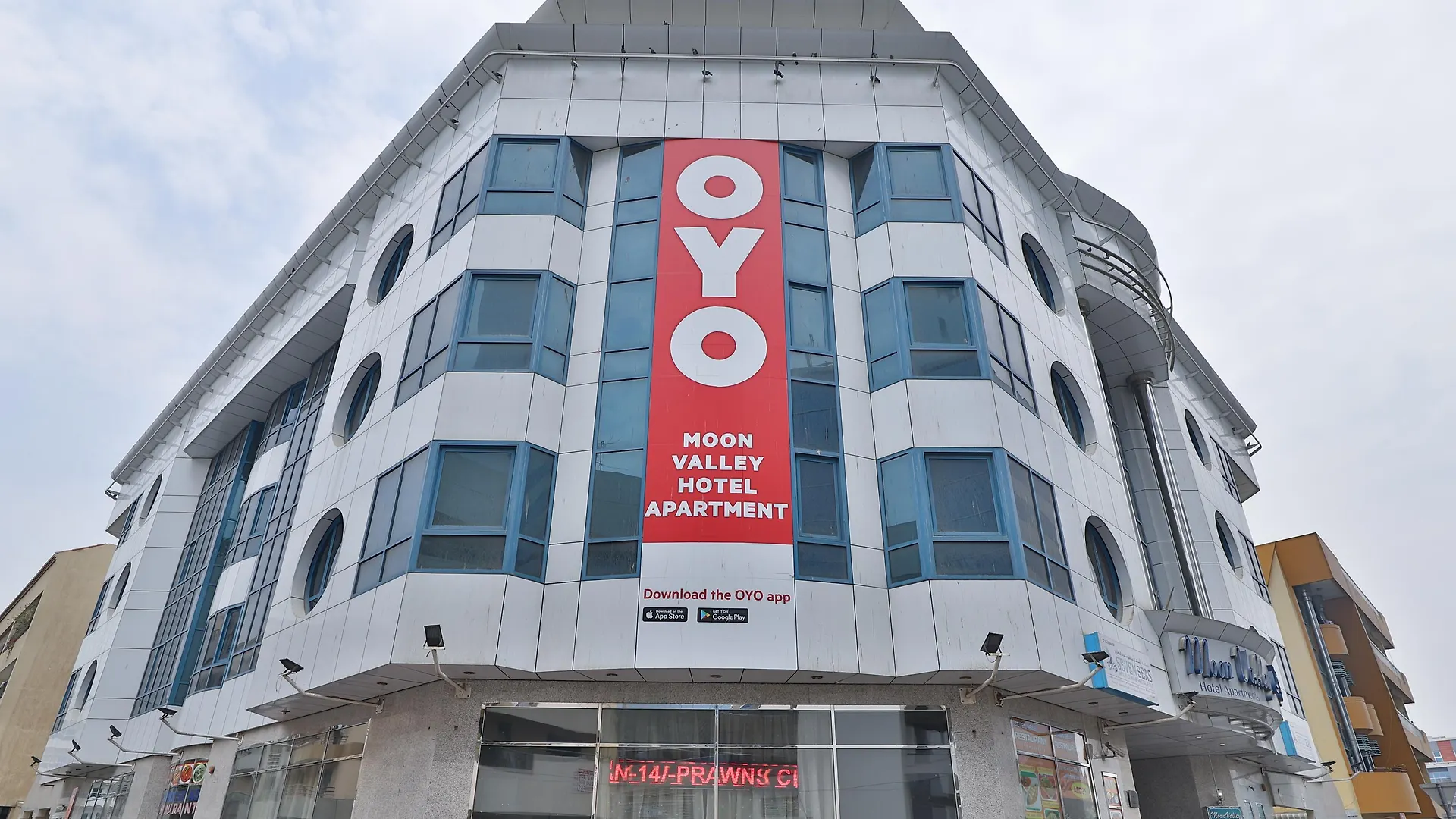 Moon Valley Hotel Apartment - Bur Dubai, Burjuman 3*, Dubai United Arab Emirates