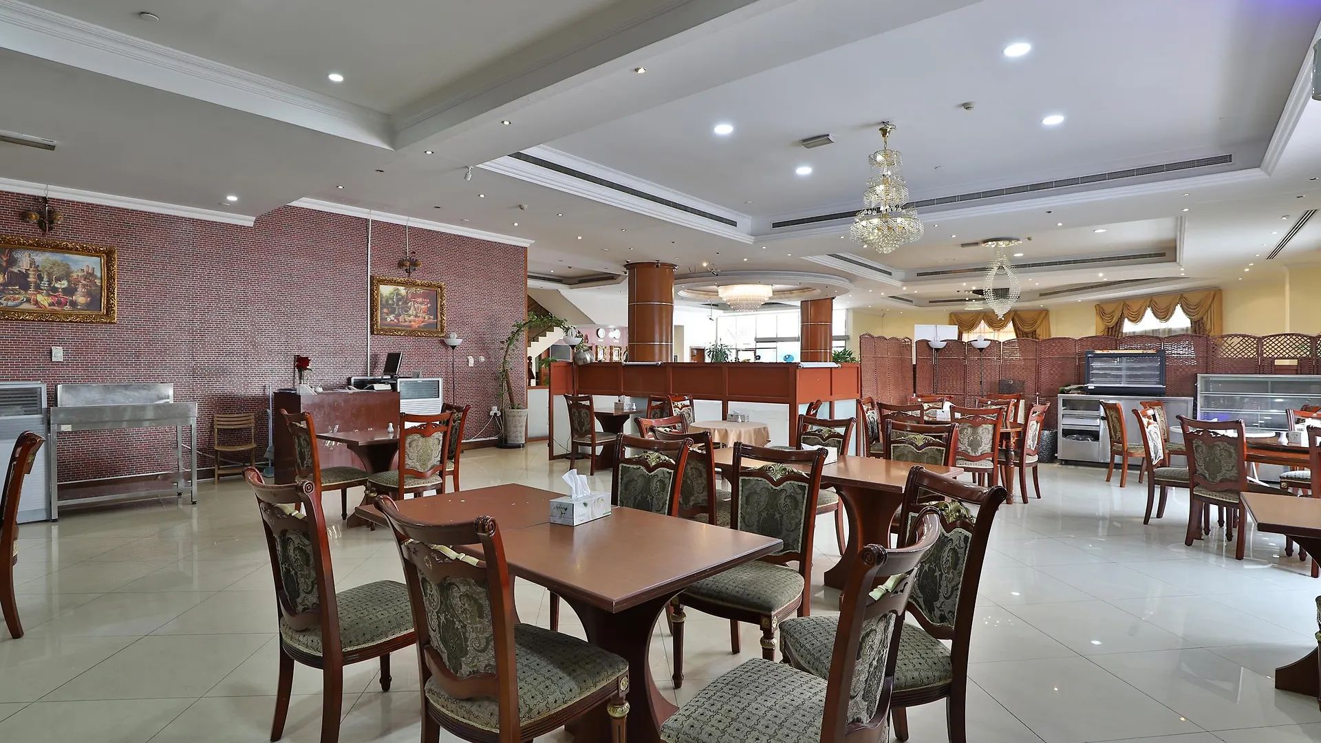 Moon Valley Hotel Apartment - Bur Dubai, Burjuman 3*, Dubai United Arab Emirates