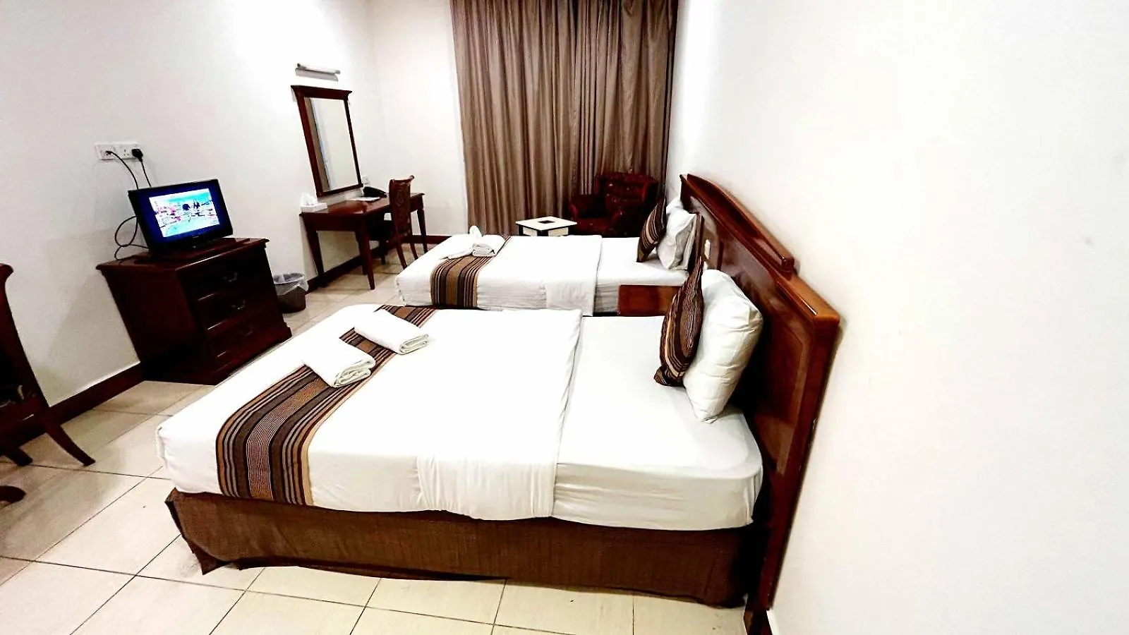 Moon Valley Hotel Apartment - Bur Dubai, Burjuman 3*, Dubaj Spojené arabské emiráty