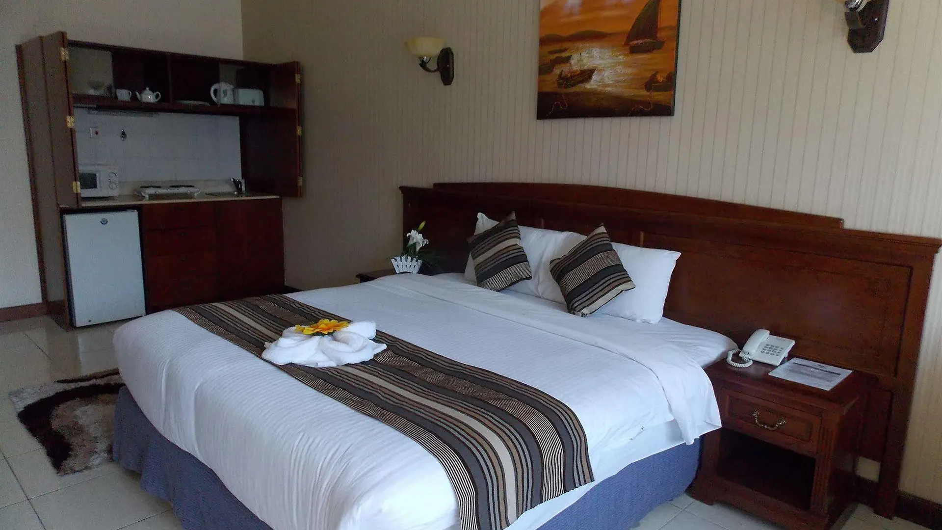 Moon Valley Hotel Apartment - Bur Dubai, Burjuman 3*, Dubai