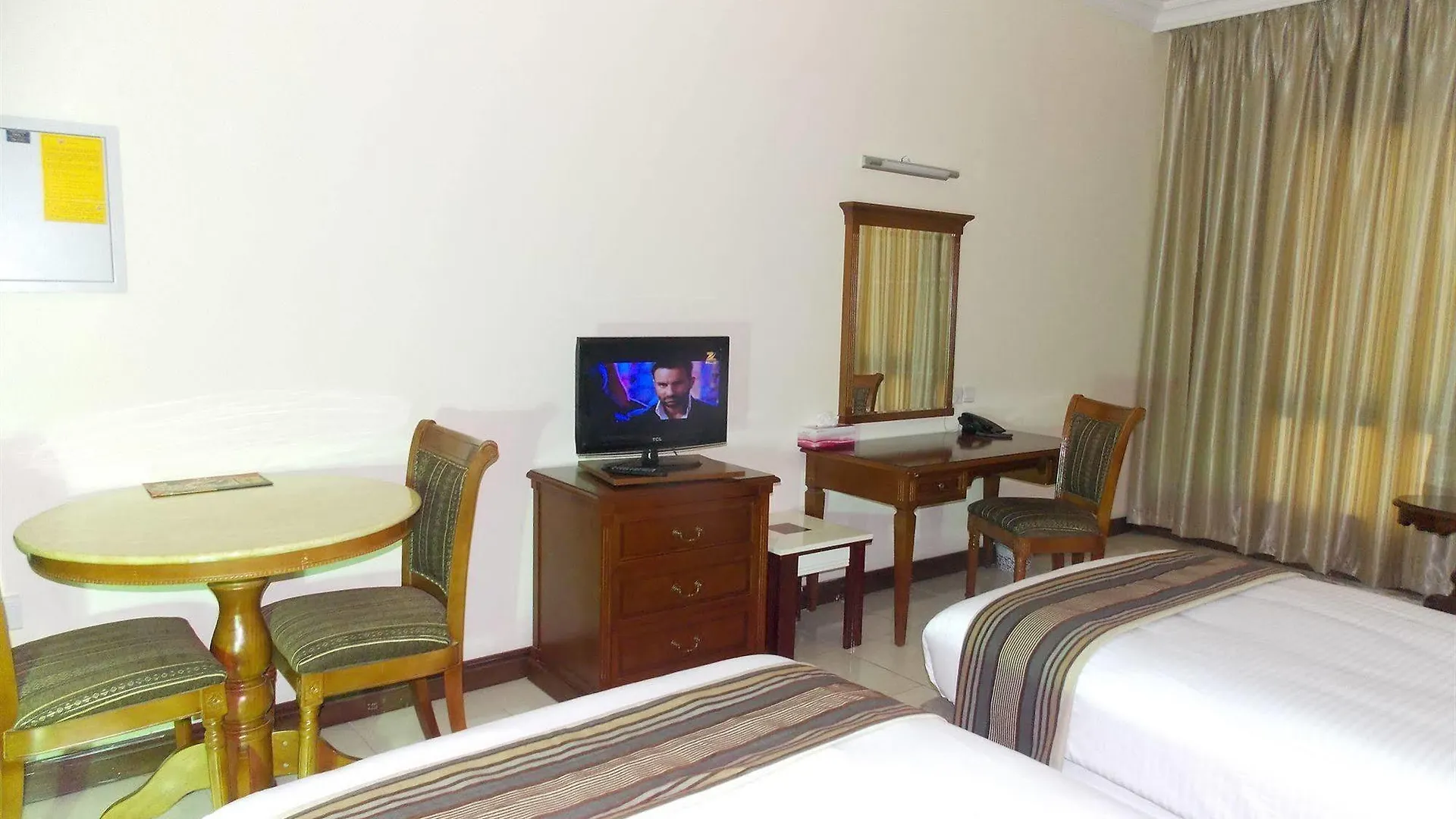 Moon Valley Hotel Apartment - Bur Dubai, Burjuman 3*, Dubai